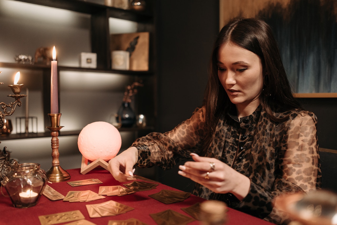 What Are the Benefits of Online Psychic Reading?